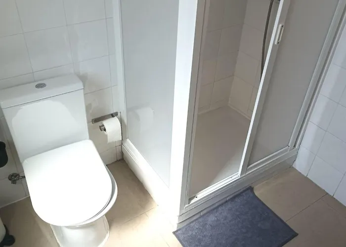 Charming 2 Bedroom In Centre Apartmán