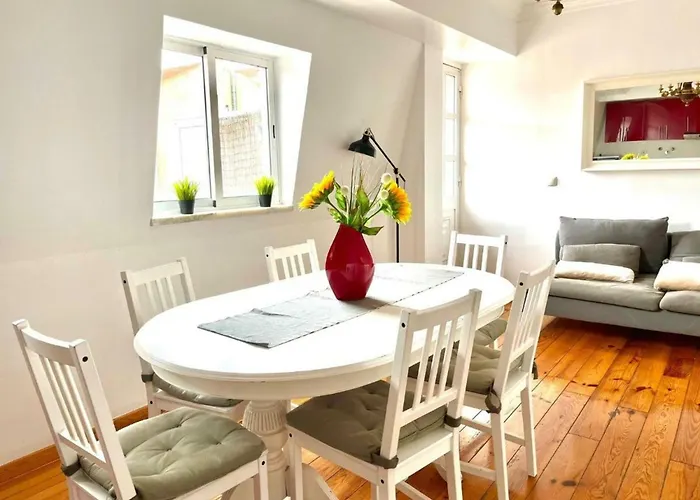 Charming 2 Bedroom In Centre