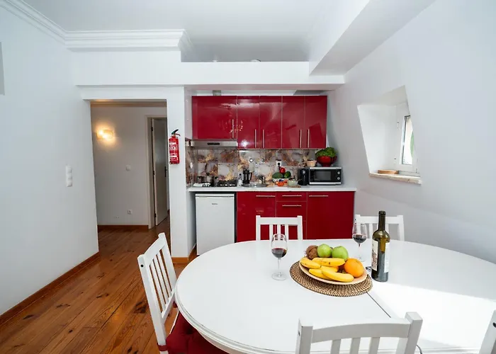 Charming 2 Bedroom In Centre 아파트