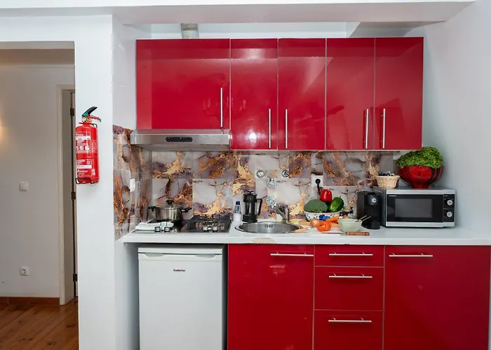 Charming 2 Bedroom In Centre 아파트 *