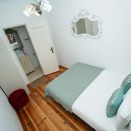 Charming 2 Bedroom In Centre Lizbona